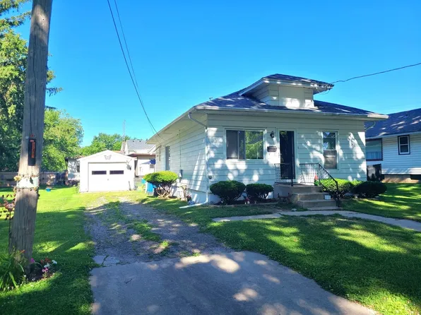 519 Assembly Pl, Dixon, IL 61021