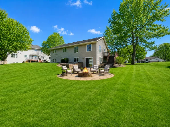 2210 9th Ave SE, Willmar, MN 56201