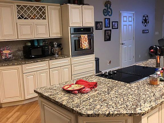 5th image of 77 Carrington Ln