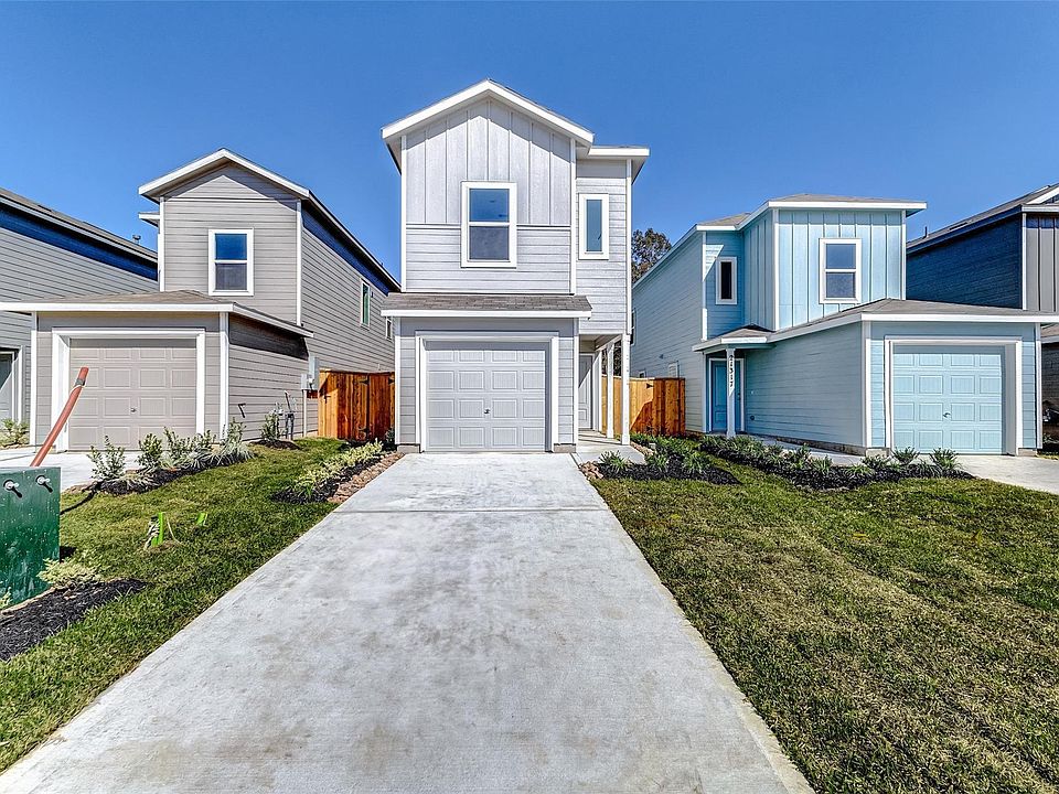 1st image of 21309 Carosella Dr