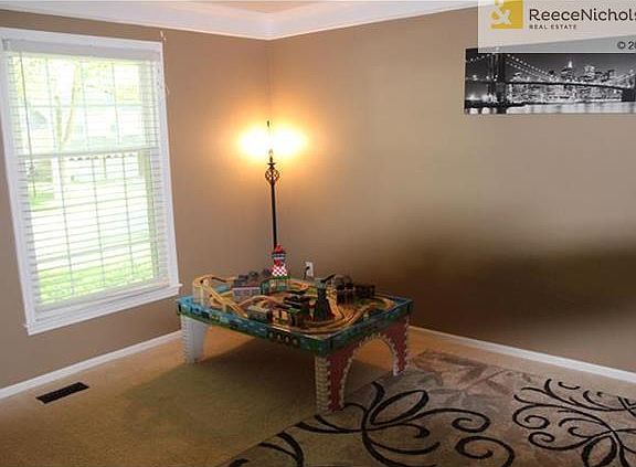 Extra Living space - sitting room, office, etc.