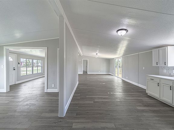 3rd image of 3055 Shanda Ct