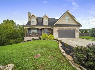 553 Greystoke Ln, Knoxville, TN 37912