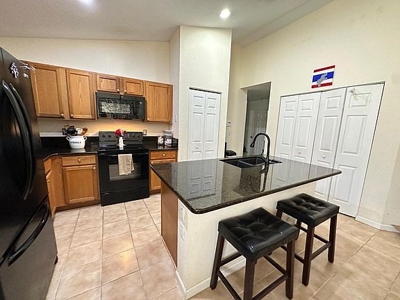 4th image of 7565 Savannah Lane