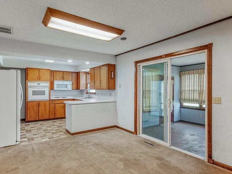 5246 N Crestwood Dr — Photo 13