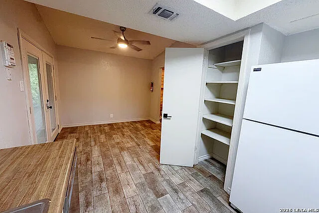 3 bed, 2.0 bath, 1512 sqft, $1,850 — Photo 3