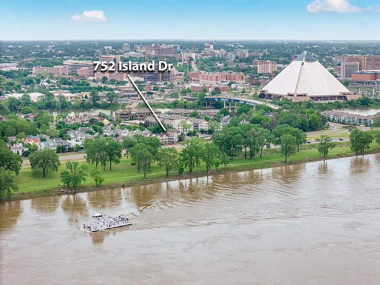 752 Island Dr — Photo 38