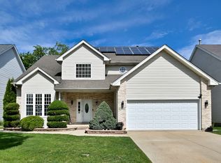 1422 Deer Creek Ln, Lake In The Hills, IL 60156