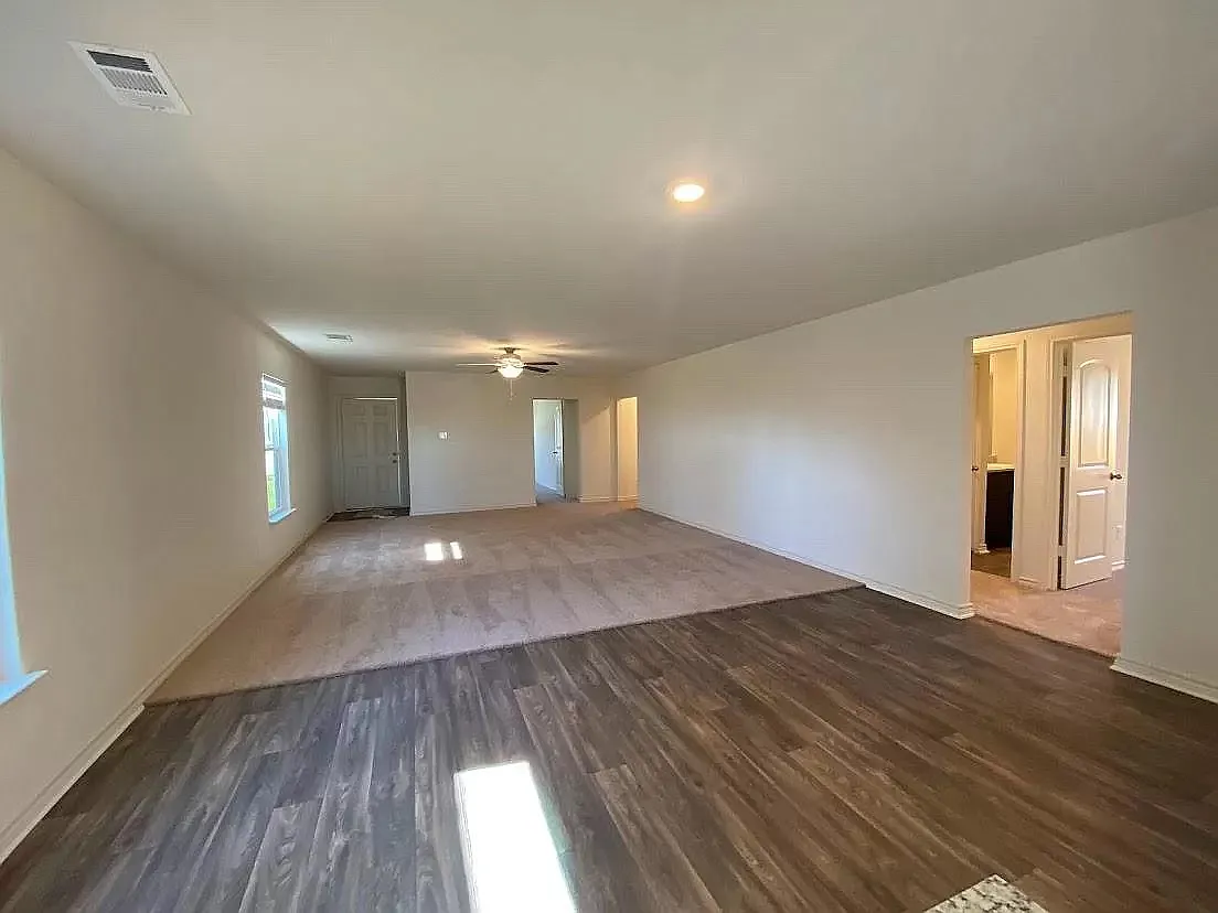 4 bed, 1794 sqft, $1,745 — Photo 3