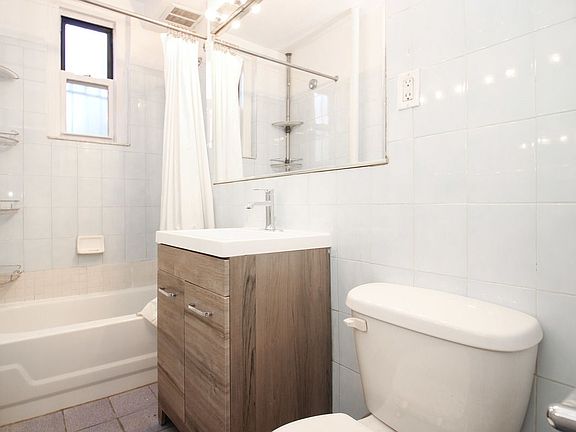 4th image of 2168 35th St APT 1C