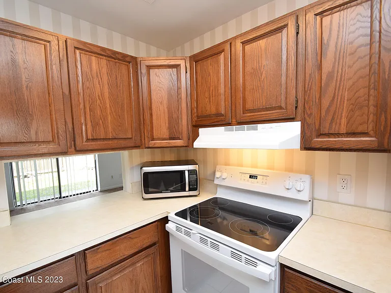 658 Atlantic Dr — Photo 20