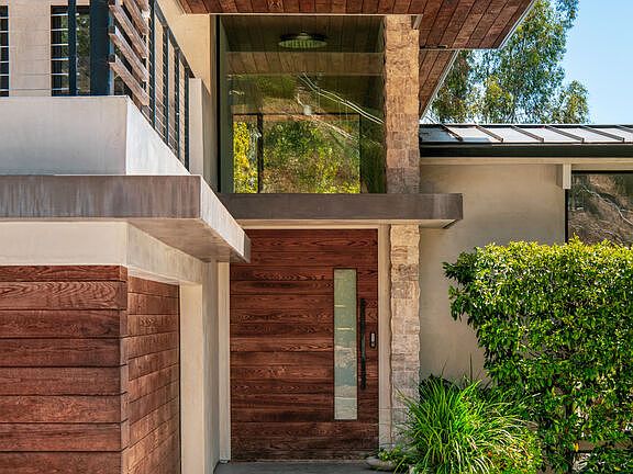 3rd image of 3764 Las Flores Canyon Rd