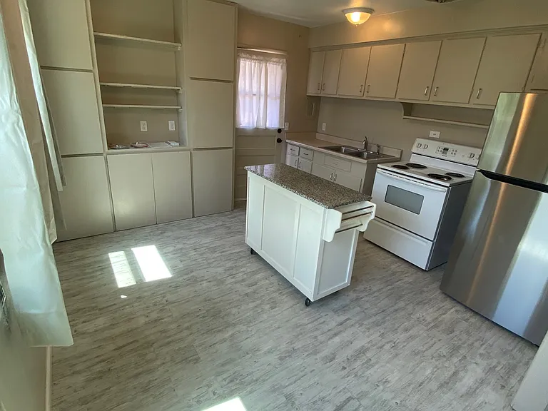 1524 Wilson Ct — Photo 8