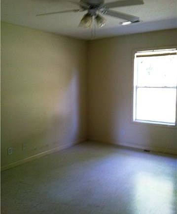 5th image of 268 Executive Ave APT B