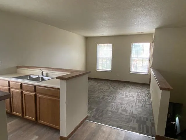 1 bed, 700 sqft, $825 — Photo 2