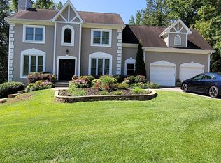 1408 Dunsford Cir, Suwanee, GA 30024