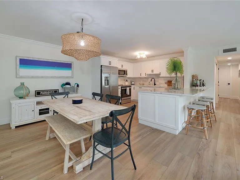 1950 Gulf Shore Blvd N #113 — Photo 9