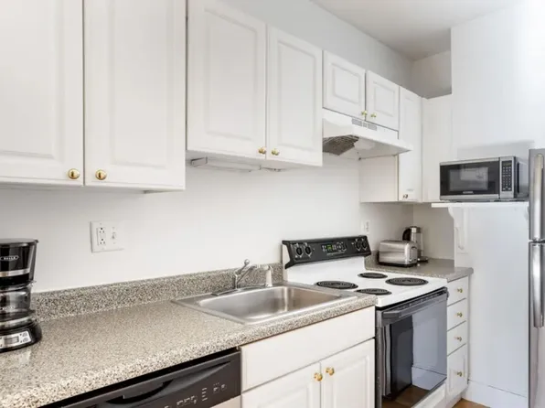 16 Derne St #4B, Boston, MA 02114