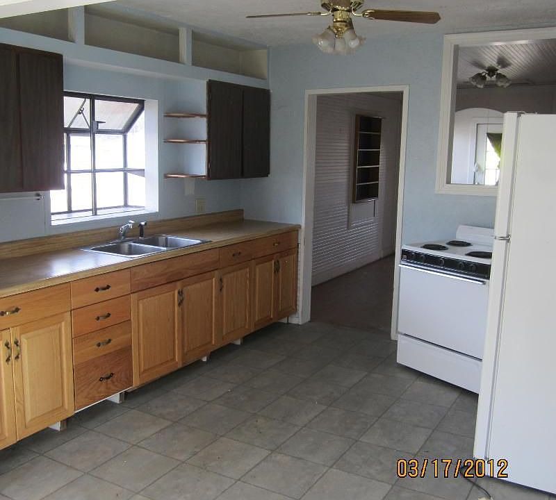 2nd image of 444 Torrey St