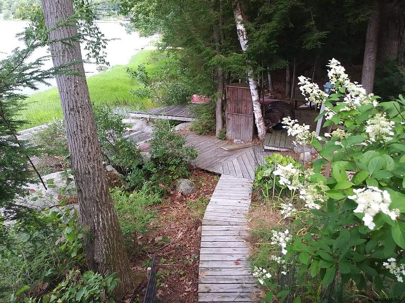 5th image of 41 OAK Place