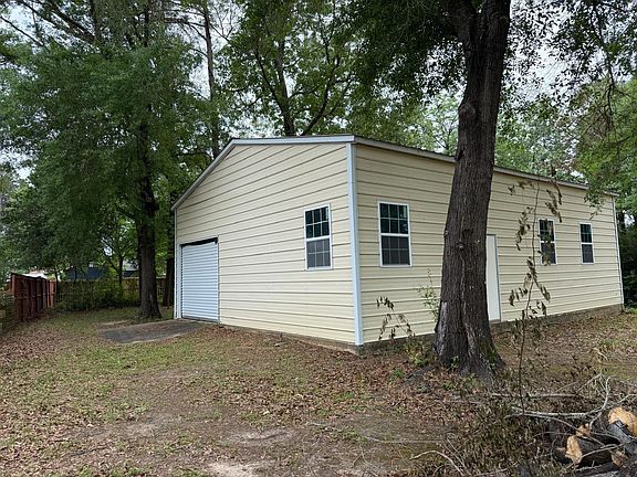 2nd image of 200 Lagoon Dr