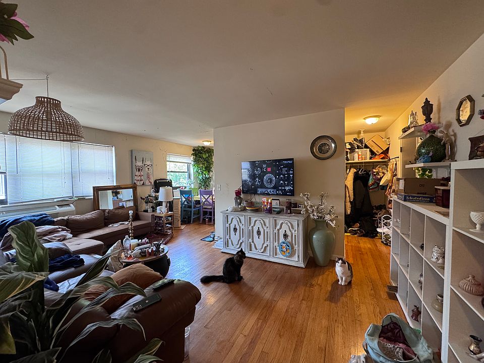 1st image of 1500 W Birchwood Ave #305