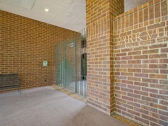 4th image of 170 Walnut St APT 3C