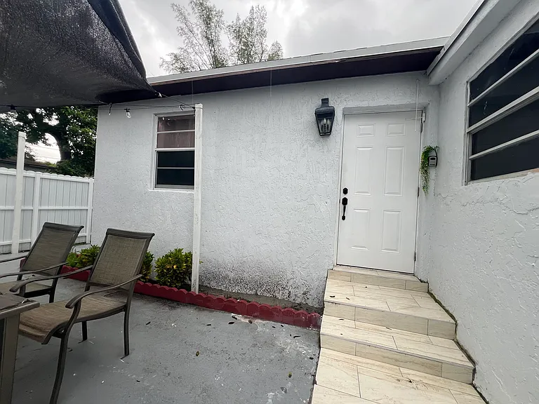 1421 NW 58th St #D — Photo 13