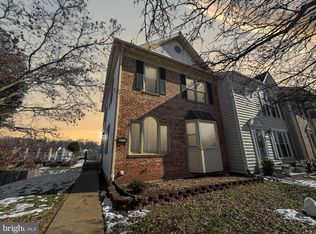 5120 Glen Meadow Dr, Centreville, VA 20120