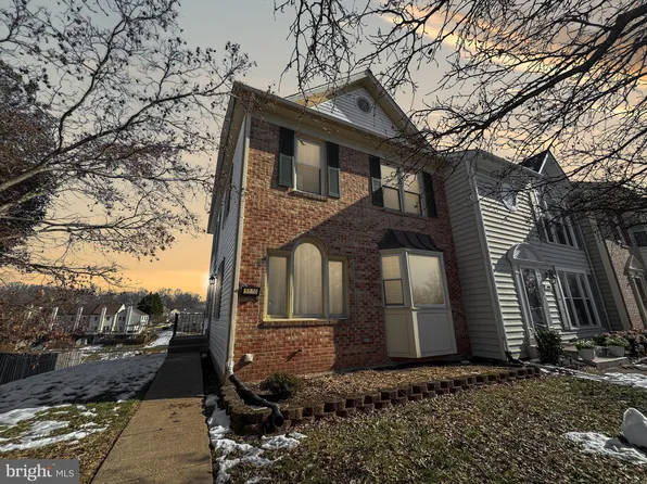 5120 Glen Meadow Dr, Centreville, VA 20120