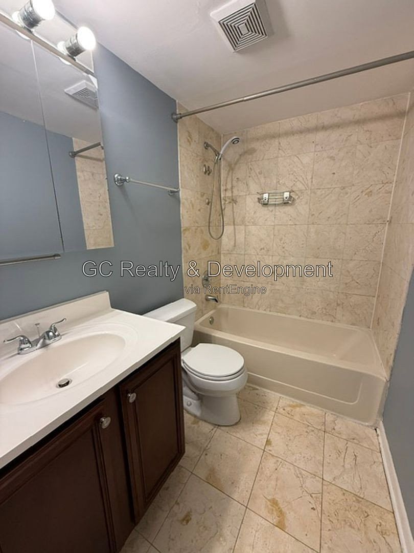 2250 Abbeywood Dr APT B