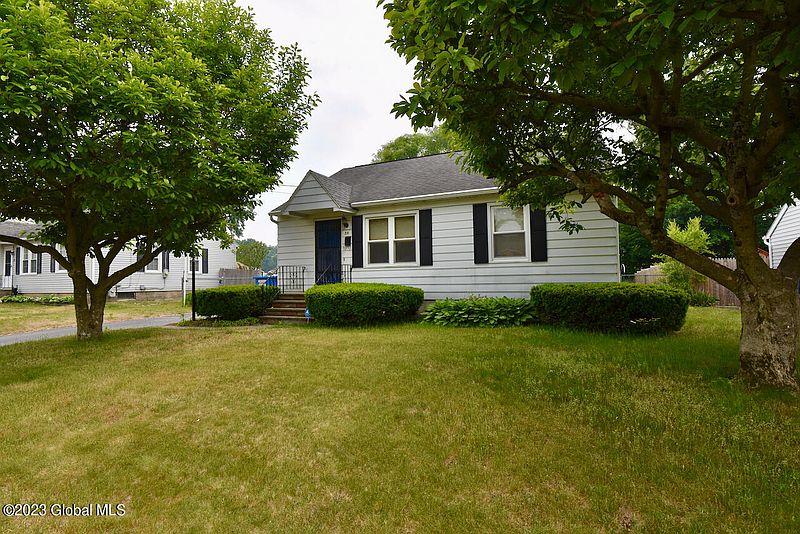 3rd image of 35 Fuller Terrace
