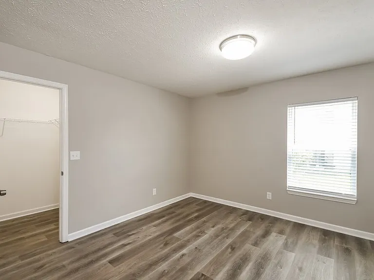 1295 Spring Lake Dr — Photo 13