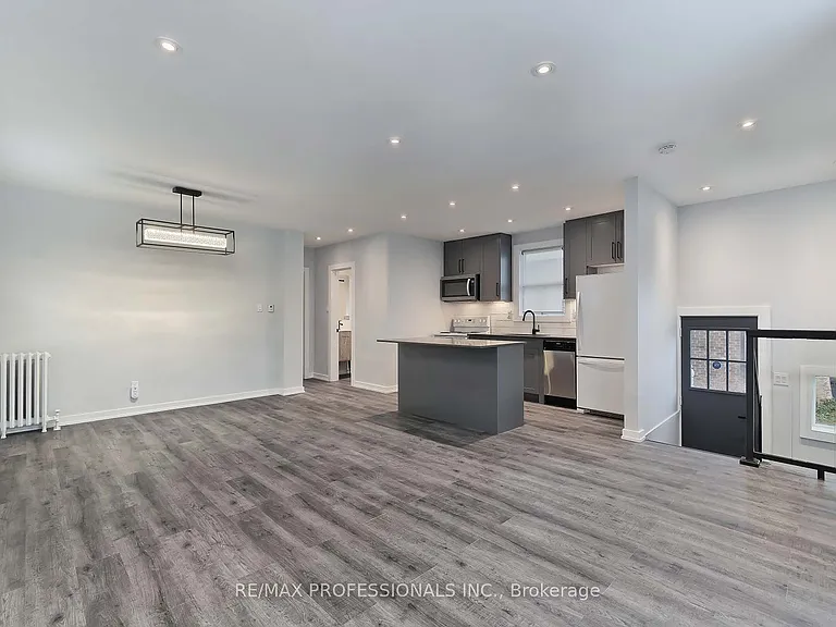 1213 Islington Ave — Photo 8