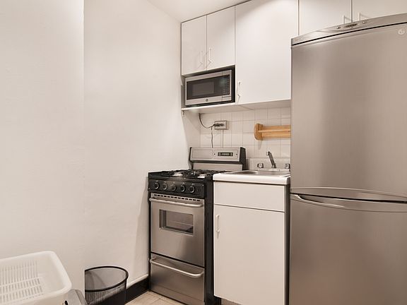 5th image of 145 W 58th St #11B
