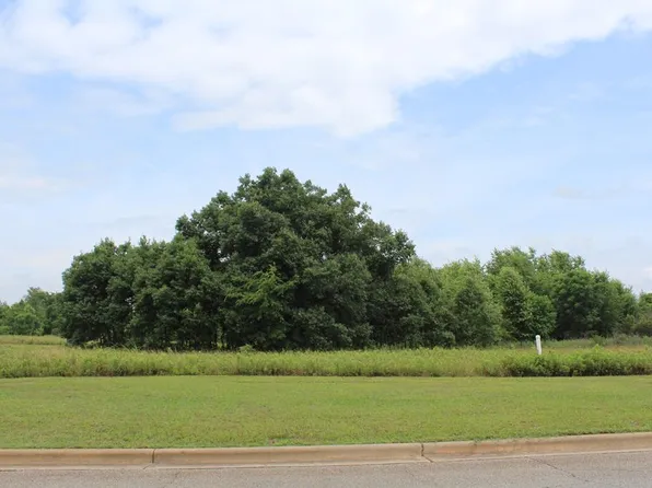 203 Stonegate Dr, Albany, GA 31721