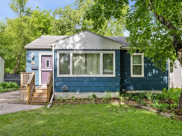 1130 Oak St N, Fargo, ND 58102