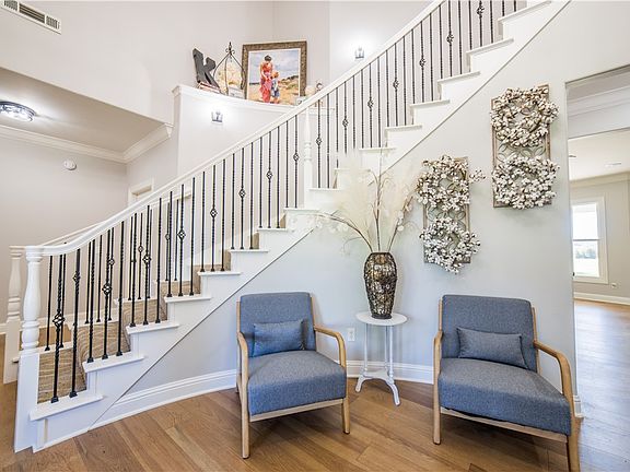 5th image of 523 Sonoma Cir