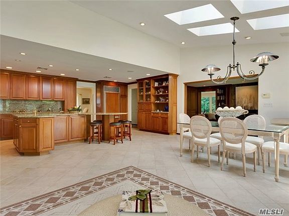 5th image of 23 Applegreen Dr