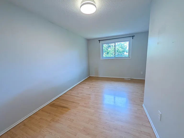 105 Tupper Dr — Photo 11