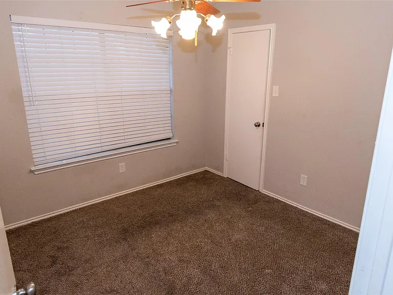 1009 Wildwood Dr — Photo 12