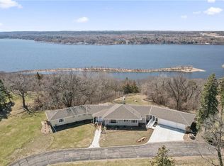 1015 Crest View Dr, Hudson, WI 54016