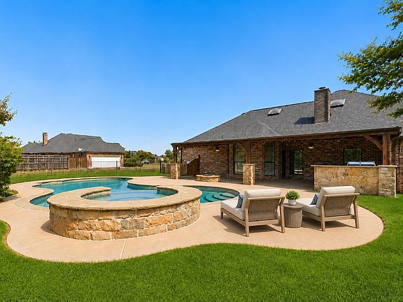2nd image of 10377 W Dublin Dr