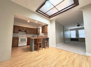 119 E 3rd Ave APT 305, Mitchell, SD 57301