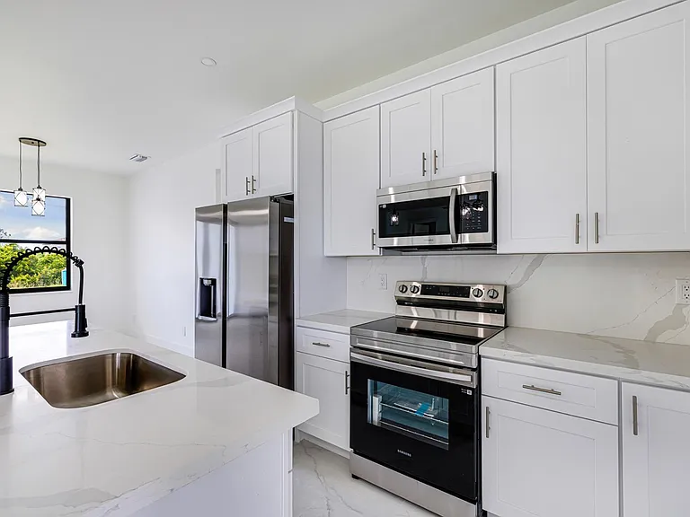 1222 Sheldon Ave — Photo 1