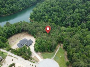 4 Edgewater Rd, Rogers, AR 72756