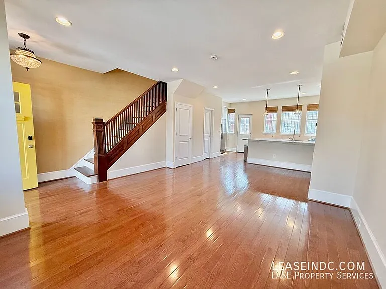 159 V St NE — Photo 6