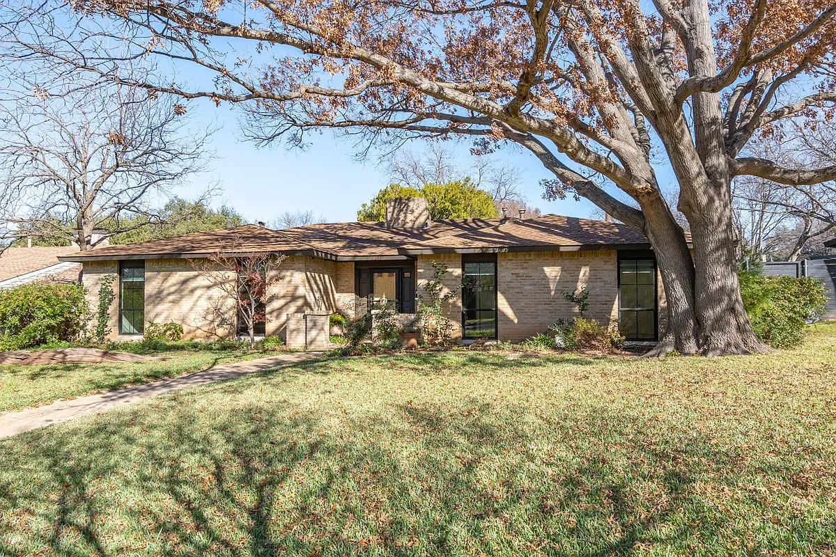 Building Photo - 12611 High Meadow Dr