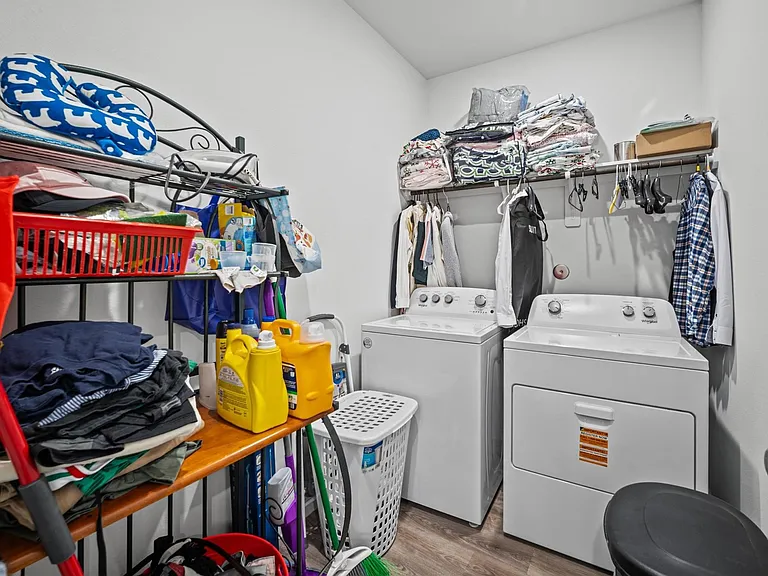 107 Resilient Gale Ct — Photo 12