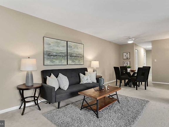4th image of 5614 Bloomfield Dr APT 202